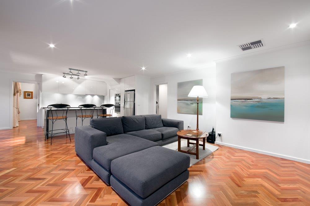 Living Room Image with Modular Lounge